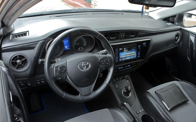 Toyota Auris cena 63900 przebieg: 63000, rok produkcji 2016 z Poddębice małe 407